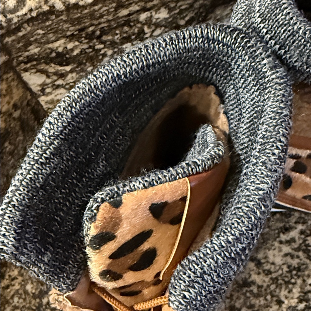 Forever Women’s Stylish Leopard Print Duck Boots - Picture 9 of 10